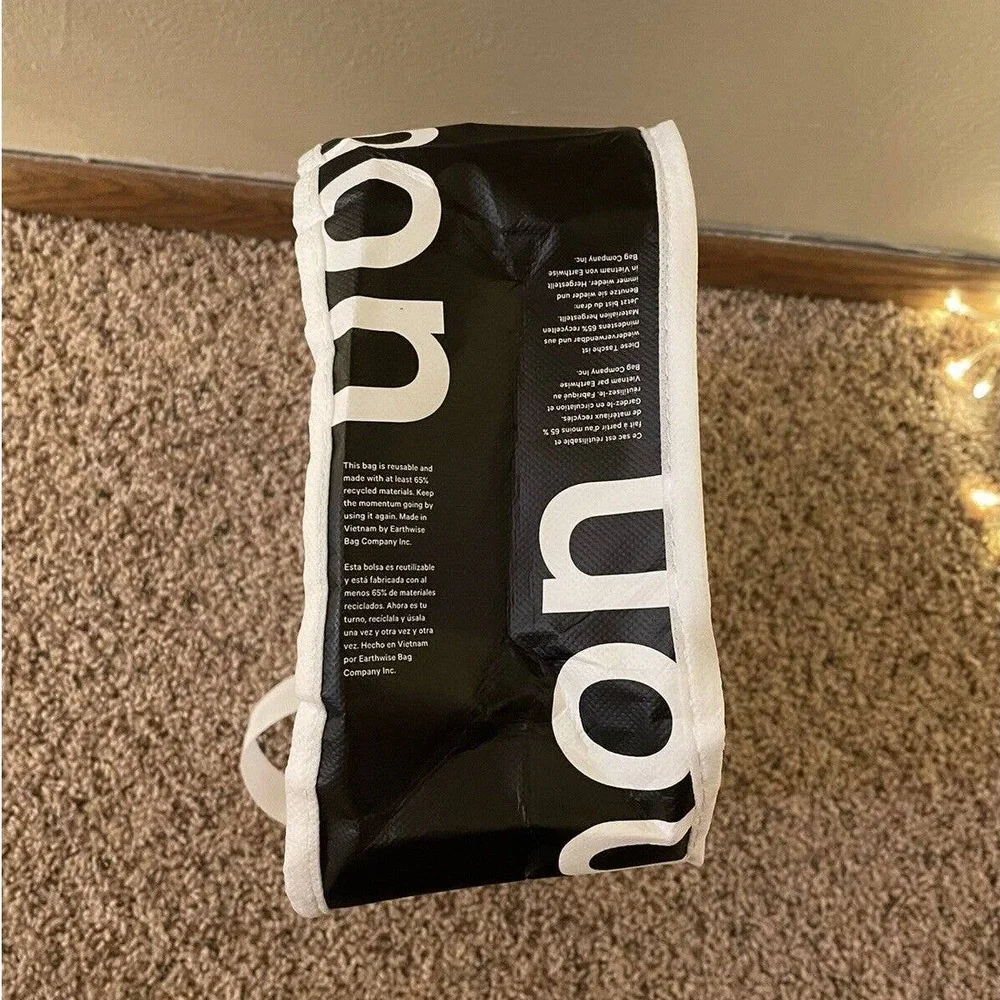 SOLD***Lululemon- Small Reusable Tote Bag Snap Button Close White 9" x 12" - Picture 4 of 5